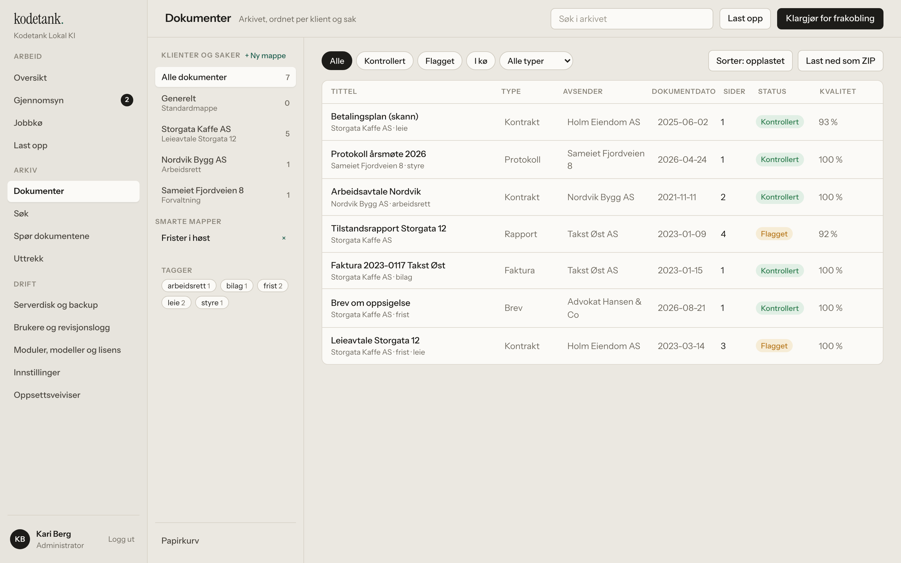 Dokumenter: arkivet ordnet per klient og sak, med tagger og smarte mapper